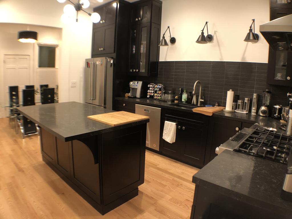3BR/2BA Remodeled Flat In Heart Of Castro - thumb 0