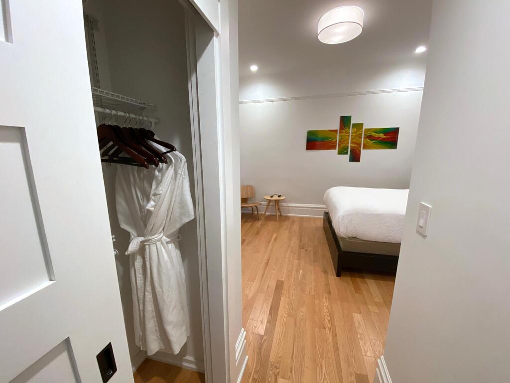 3BR/2BA Remodeled Flat In Heart Of Castro - thumb 2
