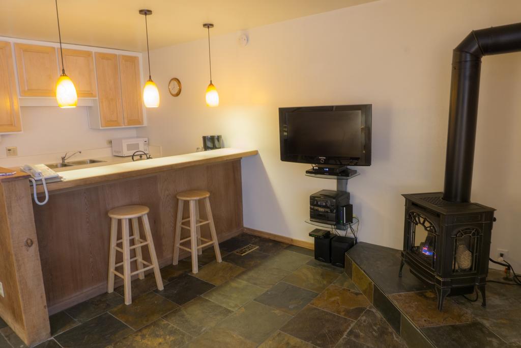 4025 Ski Trails - thumb 1