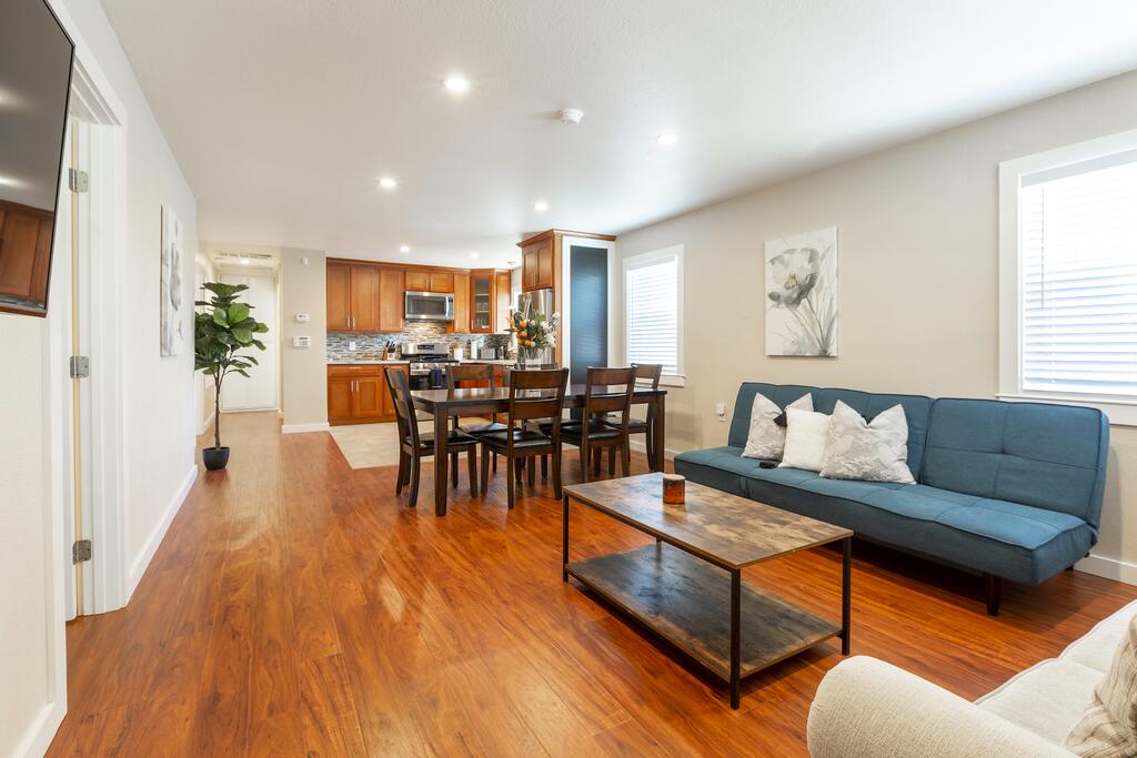 @ Marbella Lane 3BR Upper Level House In Downtown San Jose - thumb 2