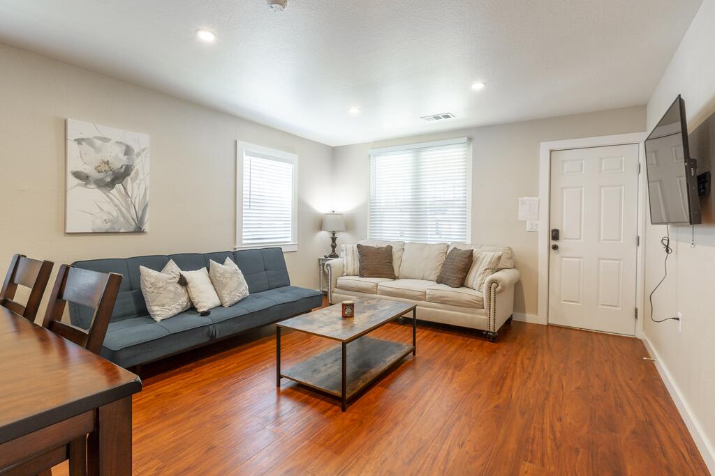 @ Marbella Lane 3BR Upper Level House In Downtown San Jose - thumb 1