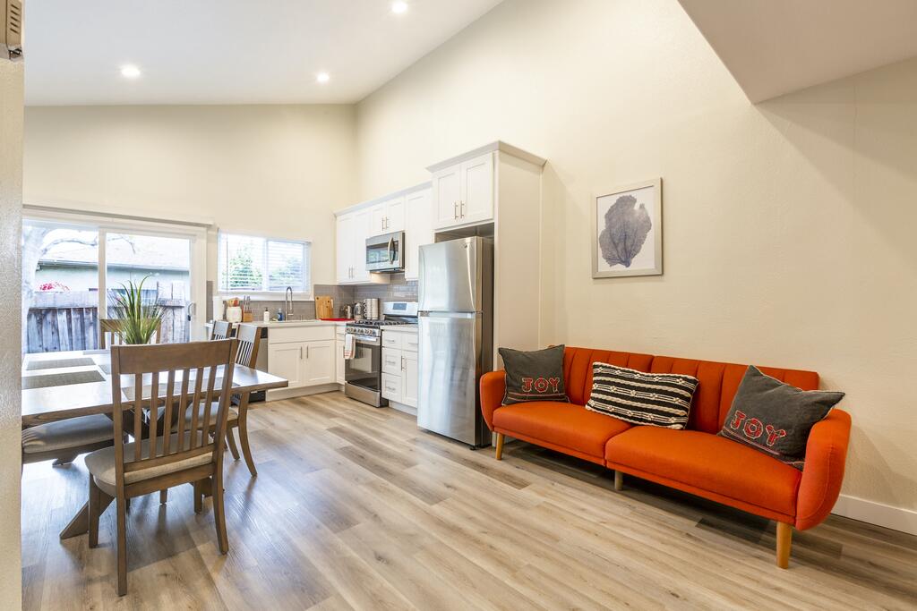 @ Marbella Lane 6BR Duplex In Downtown San Jose - thumb 2