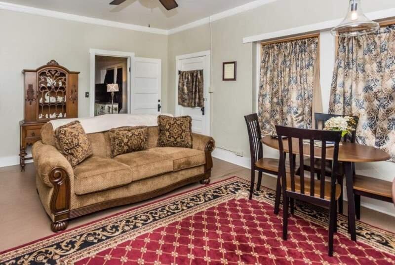Abby's Place Suite 1 Home - thumb 3