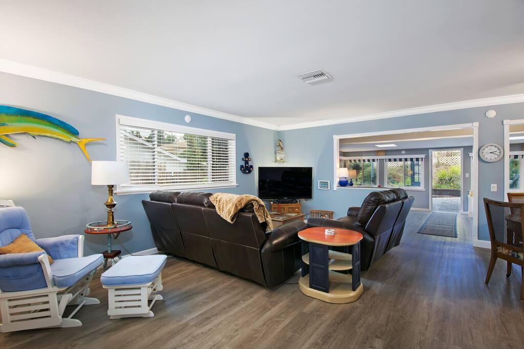 Amazing 2BR Home In The Heart Of Rancho Bernardo - thumb 0