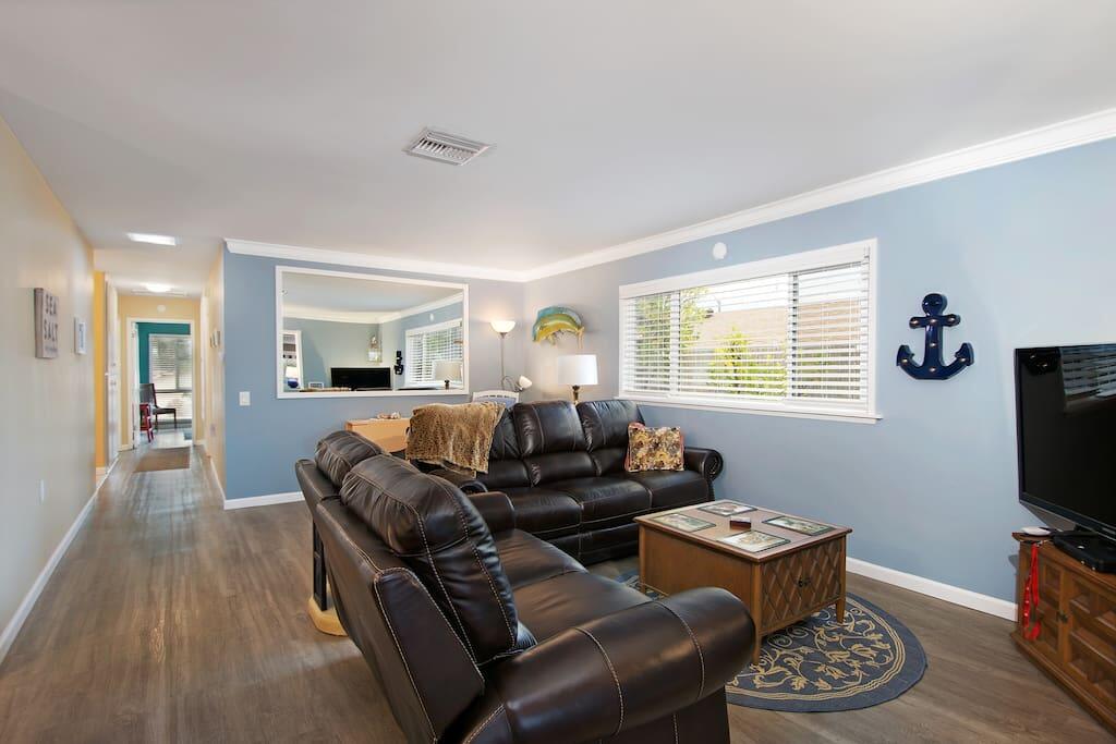 Amazing 2BR Home In The Heart Of Rancho Bernardo - thumb 3