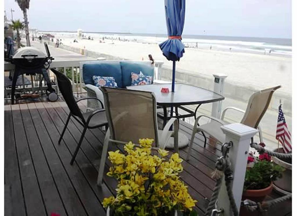 Awesomesauce Beach House 2 - thumb 0