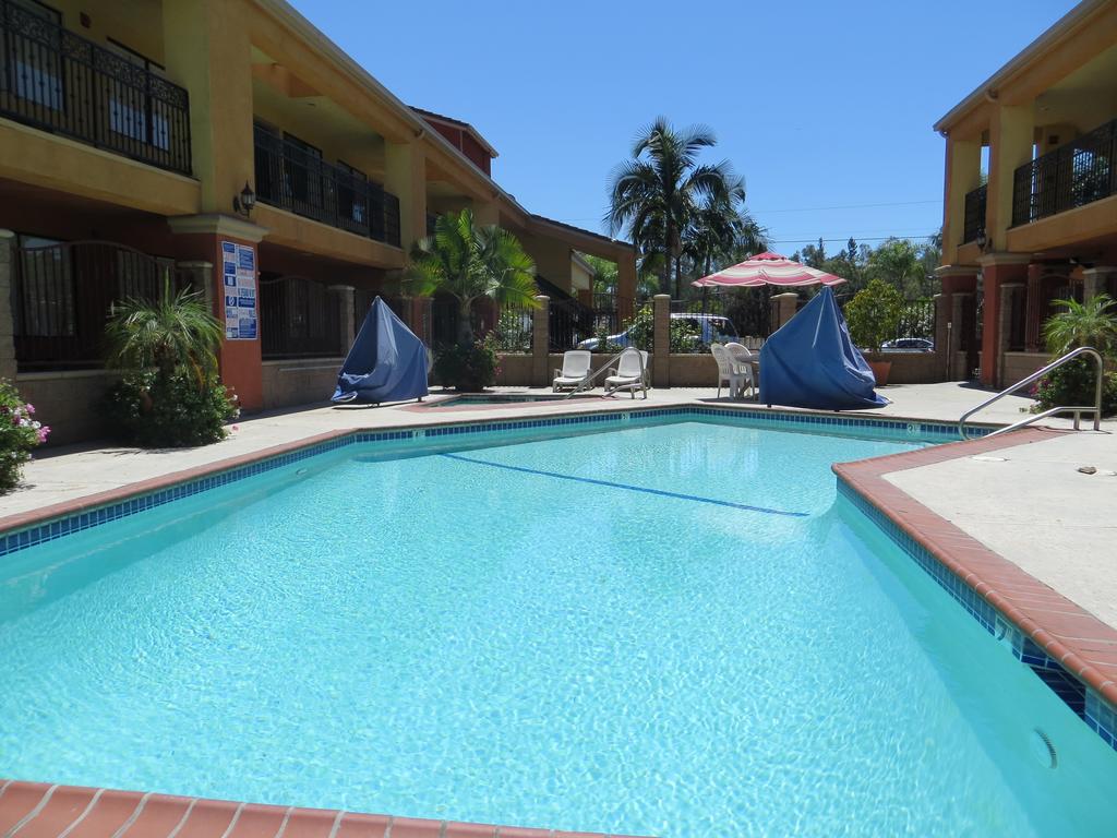 Azusa Inn - thumb 2