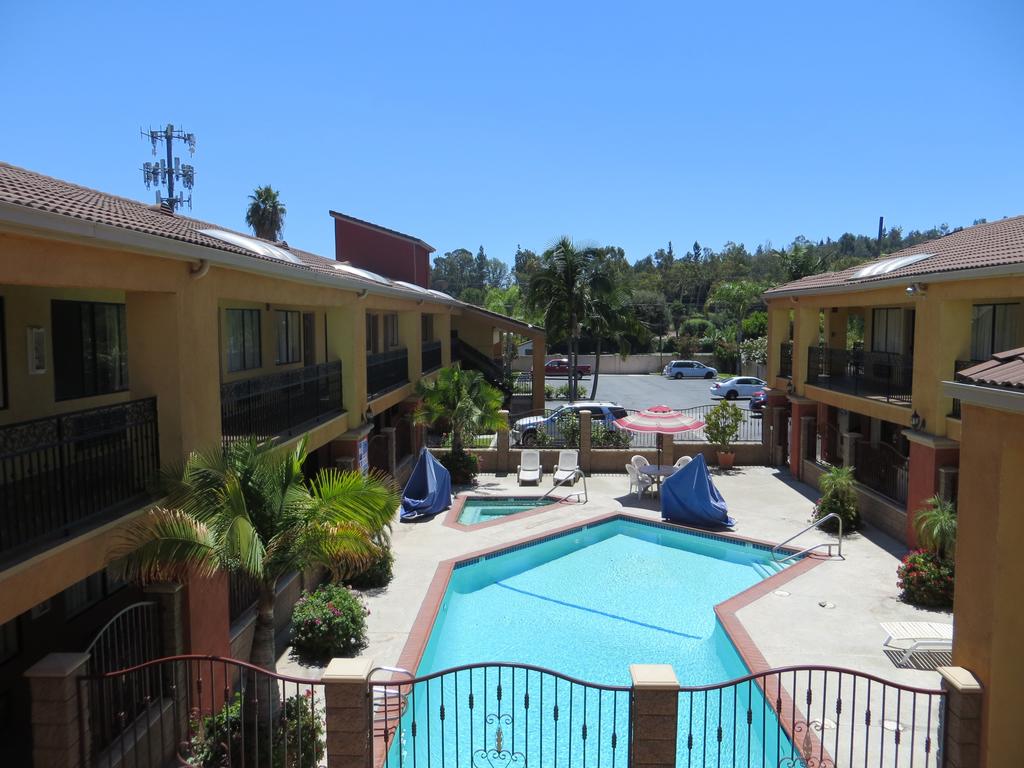 Azusa Inn - thumb 3