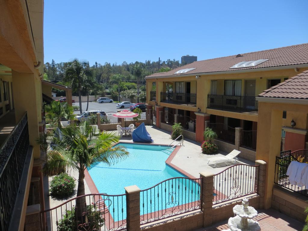 Azusa Inn - thumb 0