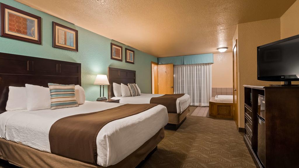 Best Western Plus Bayshore Inn - thumb 1