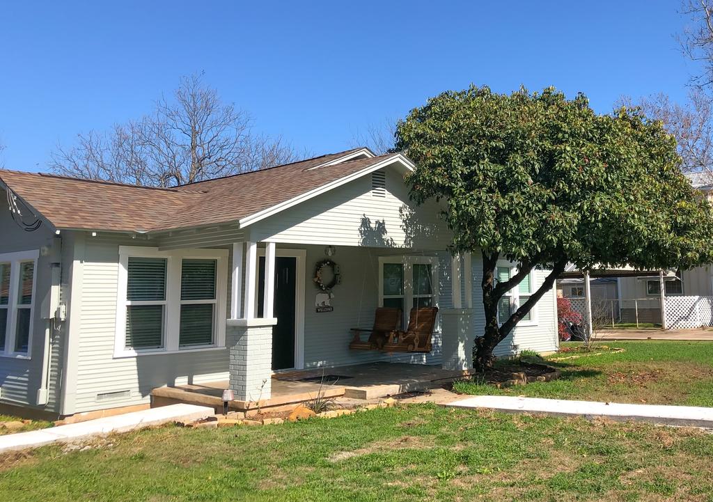 Budders Bungalow Johnson City TX - thumb 0