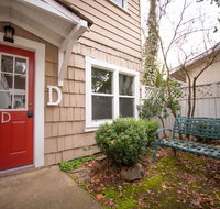 Bullion Street COTTAGES. 1/2 BLOCK WALK TO ALL D - Accommodation San Jose