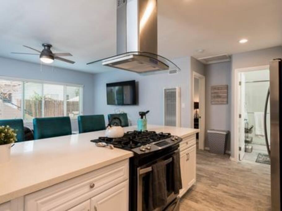 Casa Verde, Pet Friendly Condo In OB - thumb 3