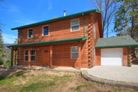 Cascadel Log Cabin Accommodation San Jose