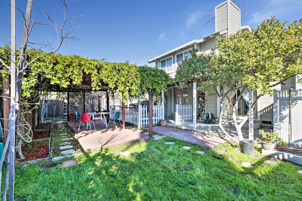Central San Jose Home W/Yard, Pergola, & Gym - thumb 0