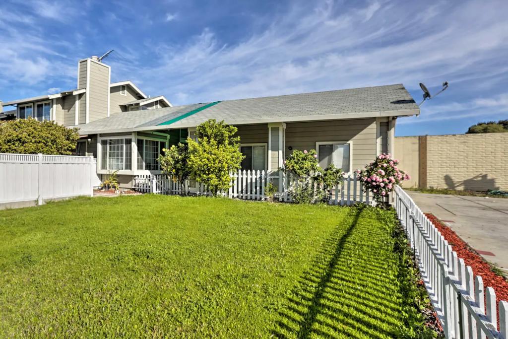 Central San Jose Home W/Yard, Pergola, & Gym - thumb 2