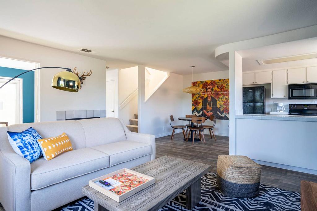 Chic 3BR Townhome In Pacific Beach By WanderJaunt - thumb 0