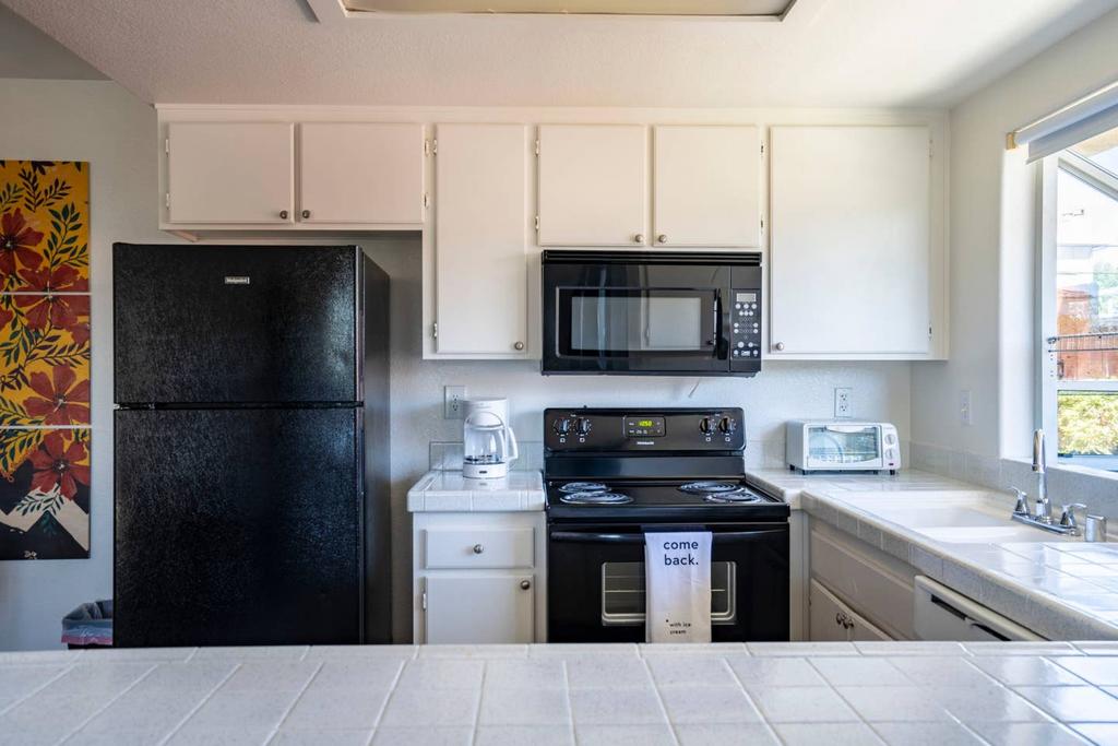Chic 3BR Townhome In Pacific Beach By WanderJaunt - thumb 1