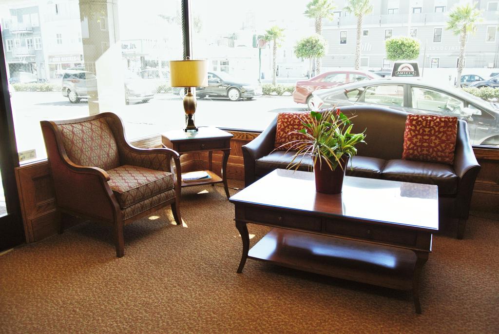 Cow Hollow Inn And Suites - thumb 0