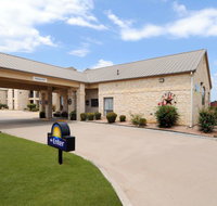 Days Inn  Suites by Wyndham Llano - Accommodation San Jose