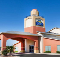 Days Inn  Suites by Wyndham Marquez - Accommodation San Jose