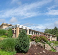 Days Inn by Wyndham Mystic - Accommodation San Jose