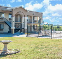 Days Inn by Wyndham San Marcos - Accommodation San Jose