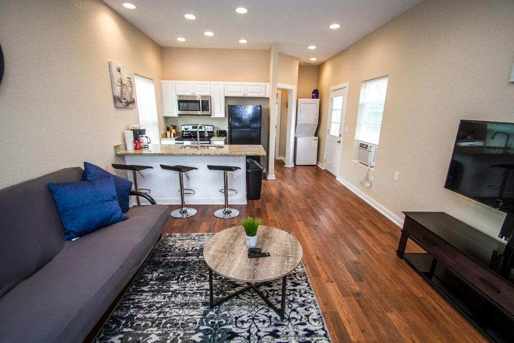 Douglas Way Remodeled House Near Downtown 1BA/1BA - thumb 0