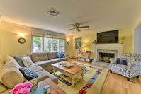 East Falmouth Home - 3-Min Walk to Private Beach Accommodation San Jose