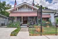 Eclectic Villa with Hot Tub Less Than 2 Mi to the River Walk Accommodation San Jose