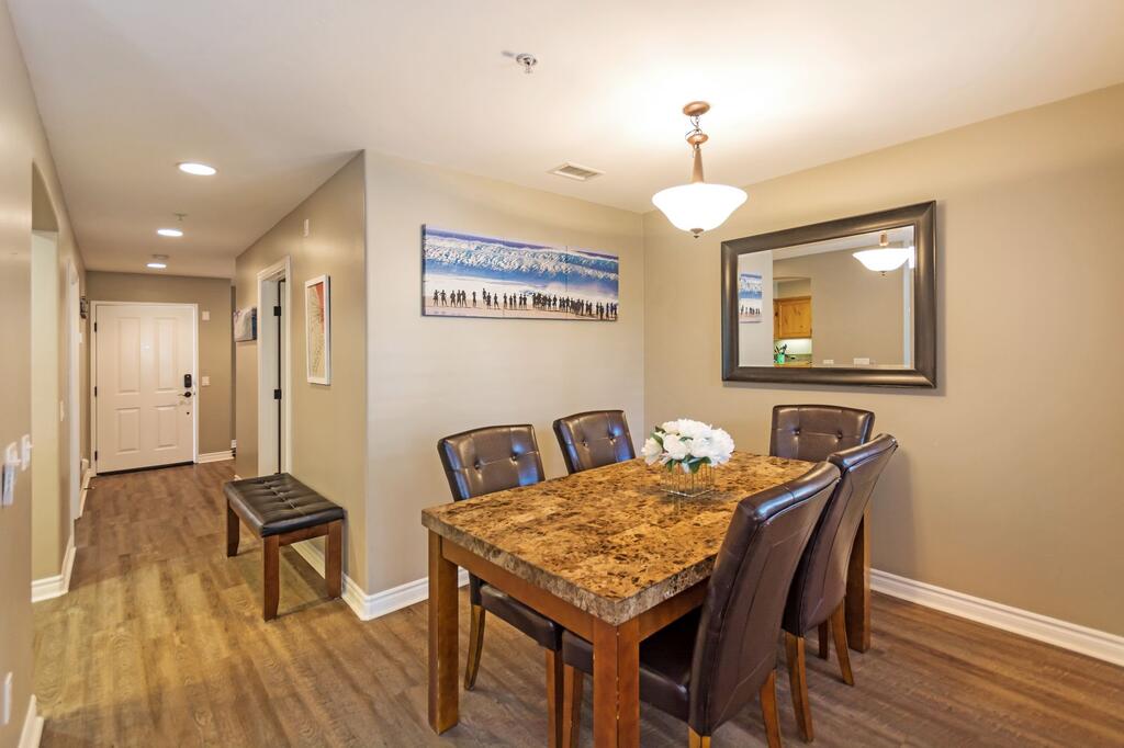 Great For Families! - Walk To Shops, Beach, Bay, And Restaurants Condo - thumb 2