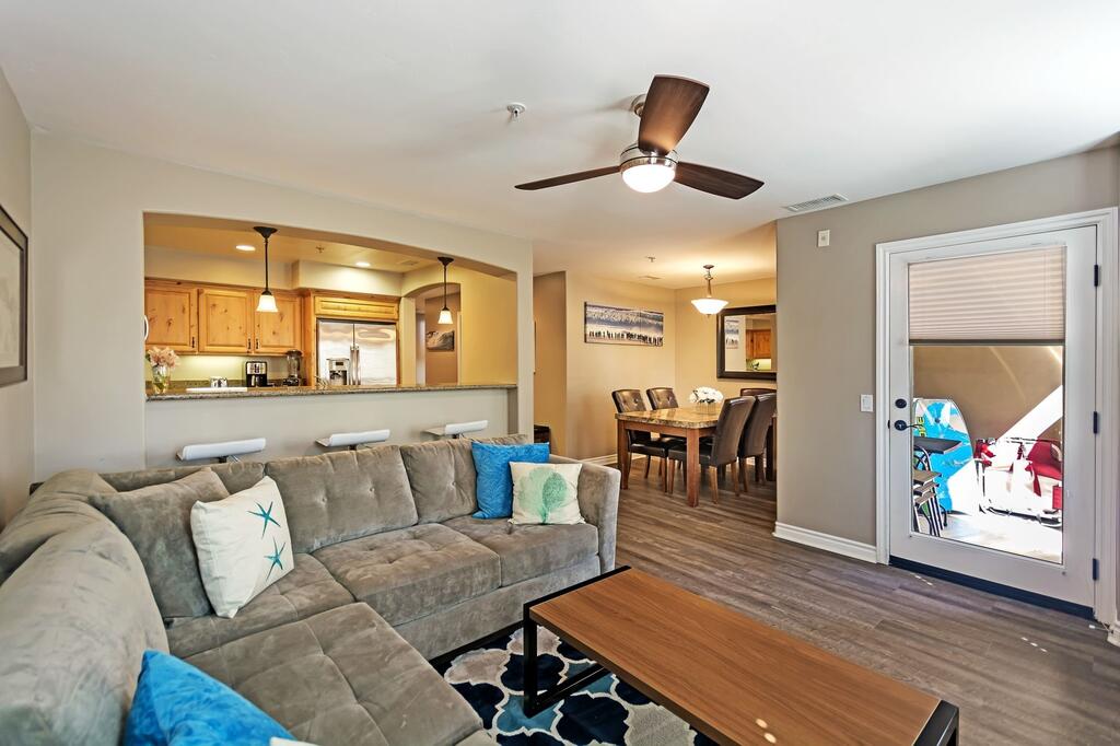 Great For Families! - Walk To Shops, Beach, Bay, And Restaurants Condo - thumb 0
