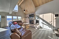 Hilltop Home with Lake Arrowhead View  Hot Tub Accommodation San Jose