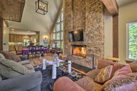 Incredible Lake Arrowhead Home with Views  Decks Accommodation San Jose