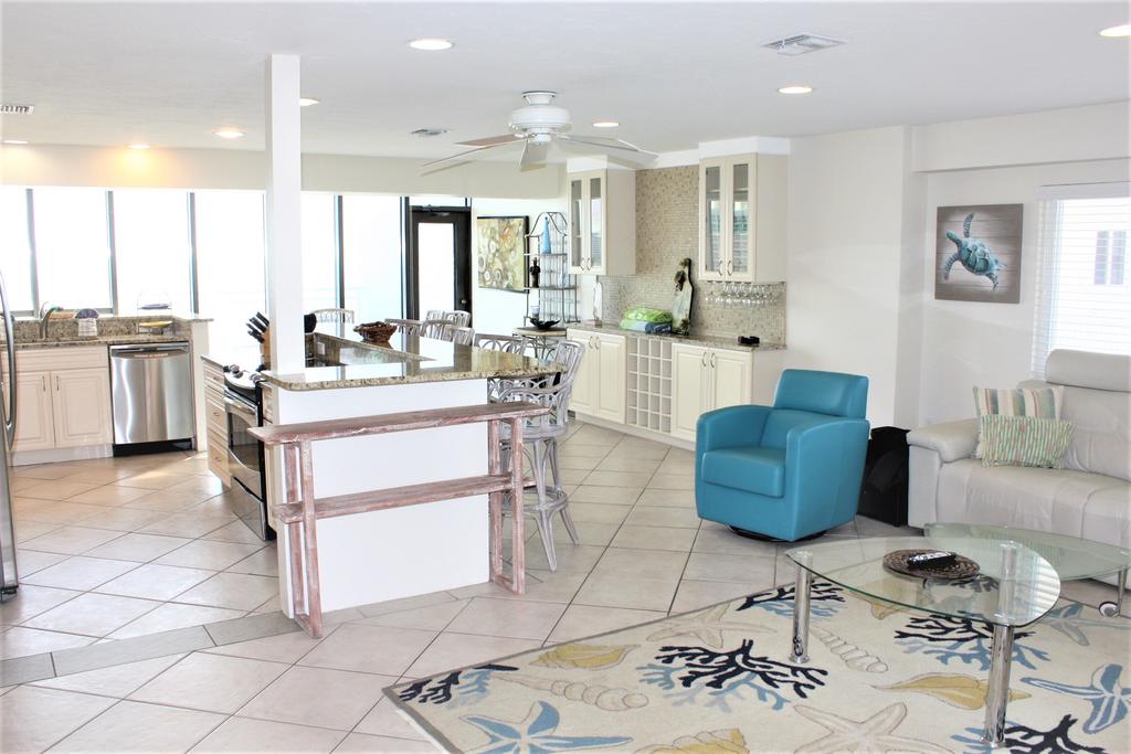 Jamaica Royale 802 Updated And Great Views! - thumb 3