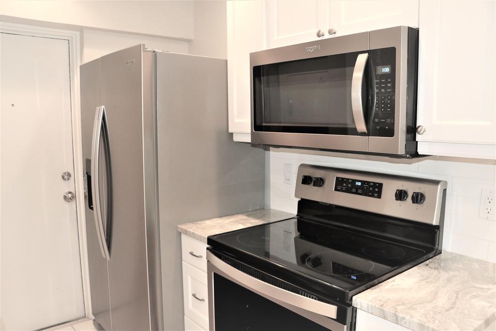 Jamaica Royale T23 Great Location! - thumb 2