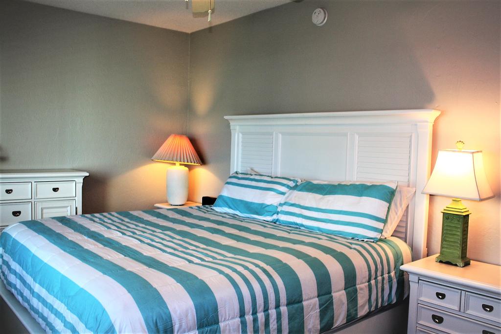 Jamaica Royale T43 Nice Updates & Great Views! - thumb 1