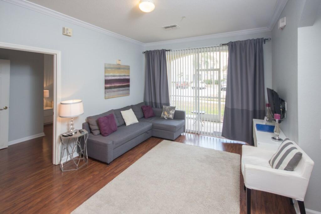 Jame's Windsor Palms Condo - thumb 0