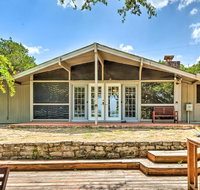 Lago Vista Home with Deck Fire Pit  Lake Views - Accommodation San Jose