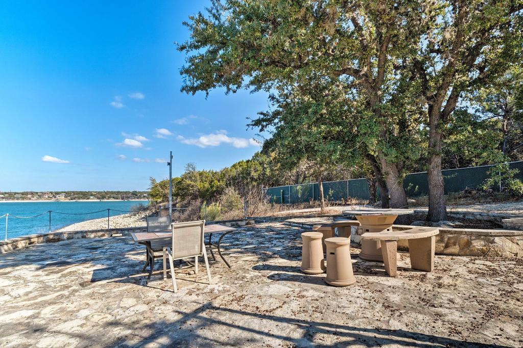 Lake Travis Home Situated On Arkansas Bend Park! - thumb 1