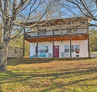 Lakefront Delta Cottage with Views Canoe and Dock - Accommodation San Jose