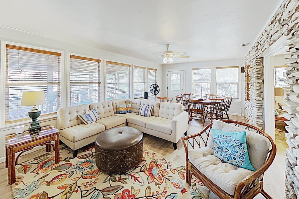 Lakefront Oasis W/ Private Dock & 23 Boat Slip Home - thumb 0