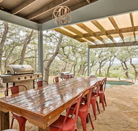 Modern Fischer House with Deck Fire Pit  Hot Tub - Accommodation San Jose