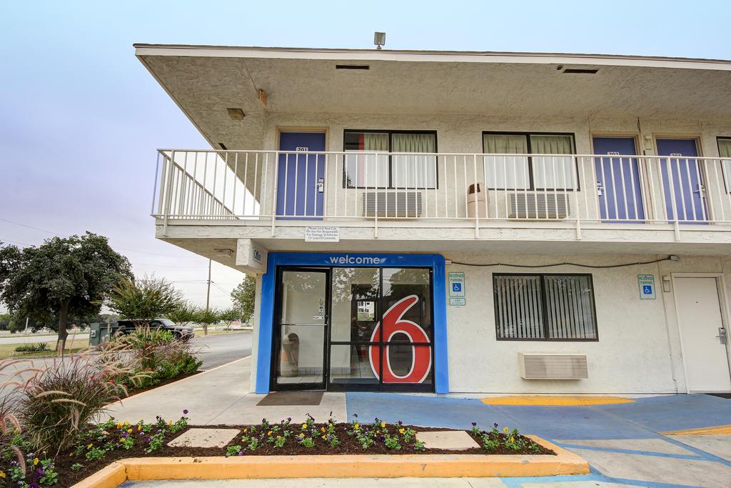 Motel 6-San Marcos, TX - thumb 2