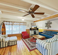 New Listing 1-Acre Lakefront Home w/ Fishing Dock home - Accommodation San Jose