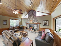 New Listing Wooded Retreat Decks  Sledding Hill home Accommodation San Jose