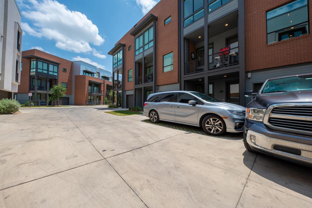 New! Luxury Town Home, Walk To Pearl/Riverwalk - thumb 2