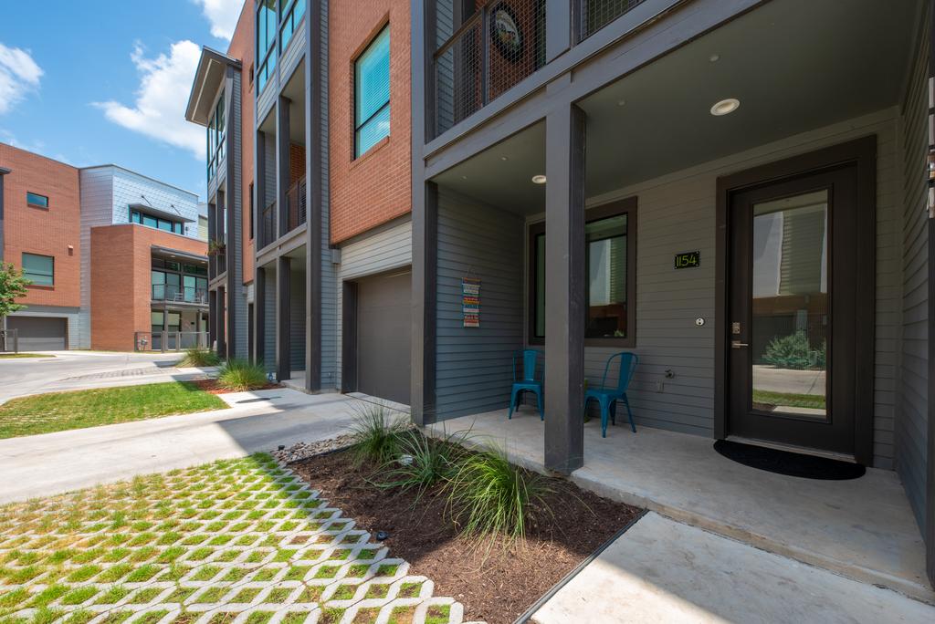 New! Luxury Town Home, Walk To Pearl/Riverwalk - thumb 3