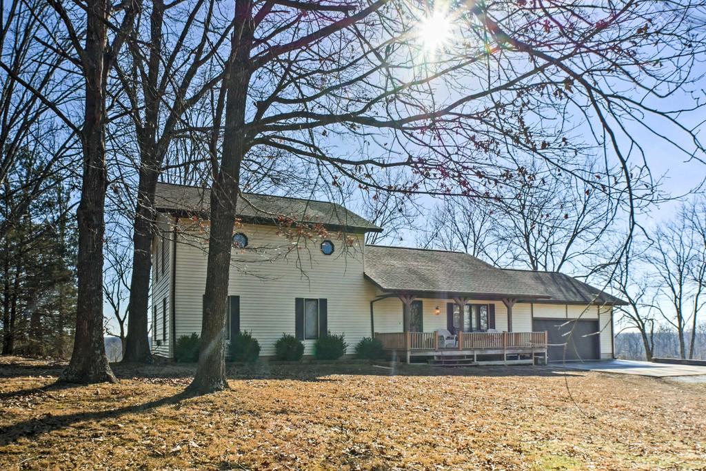 Quiet Cottage With Porch Btwn Branson & Springfield! - thumb 0