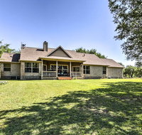 Rustic Hill Country Home with Porch Near The Wineries - Accommodation San Jose
